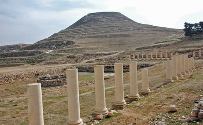 Herodium from below as seen in the PhotoGuide. (You don't want to hike up there carrying a laptop!)
